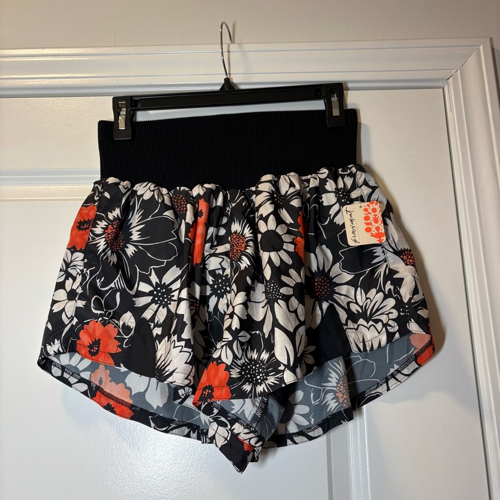 Free People NWT Carpe Diem Tuxedo Floral Women's Shorts